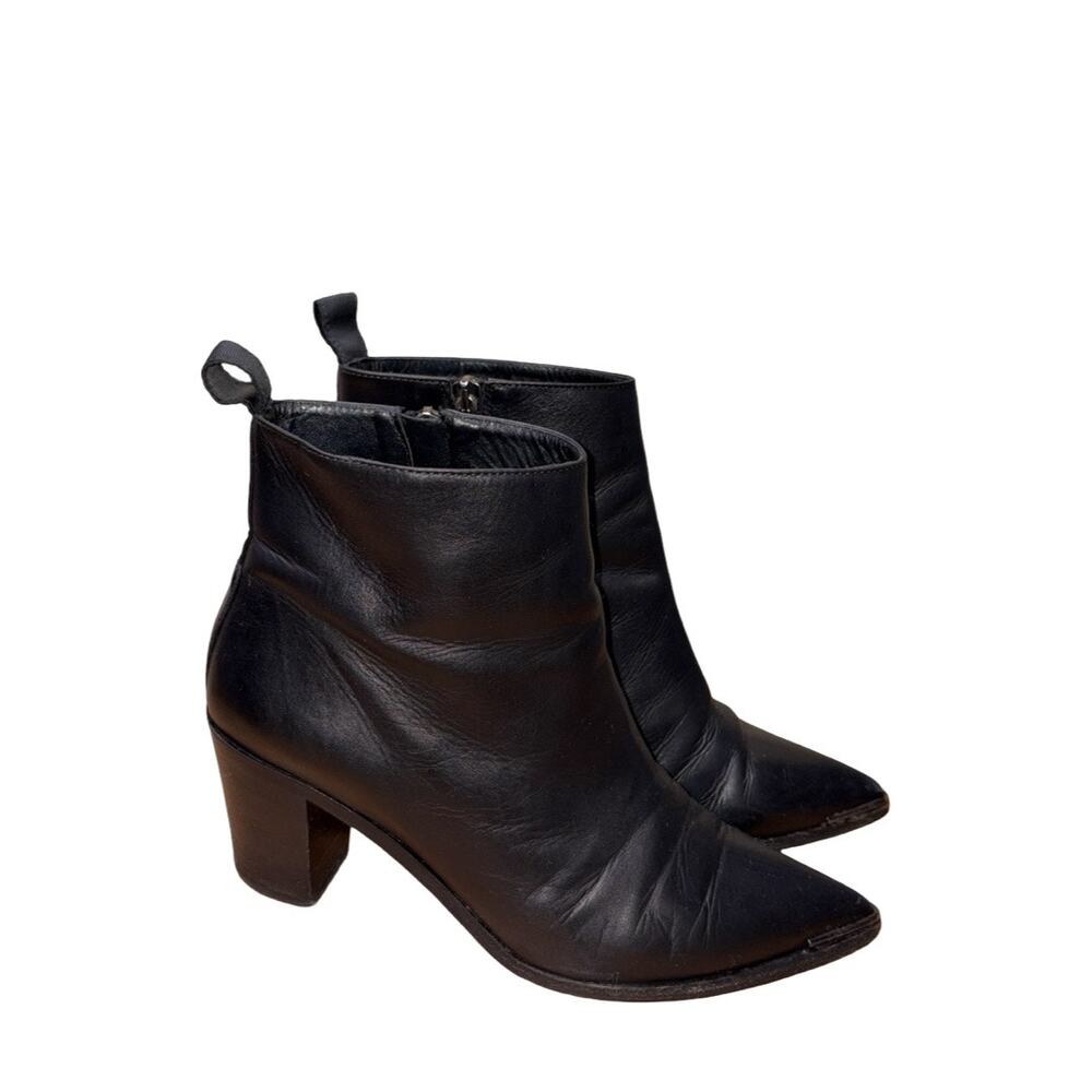 Acne Studios Black Leather Point Toe Ankle Boots   Size: EU 38 US 8